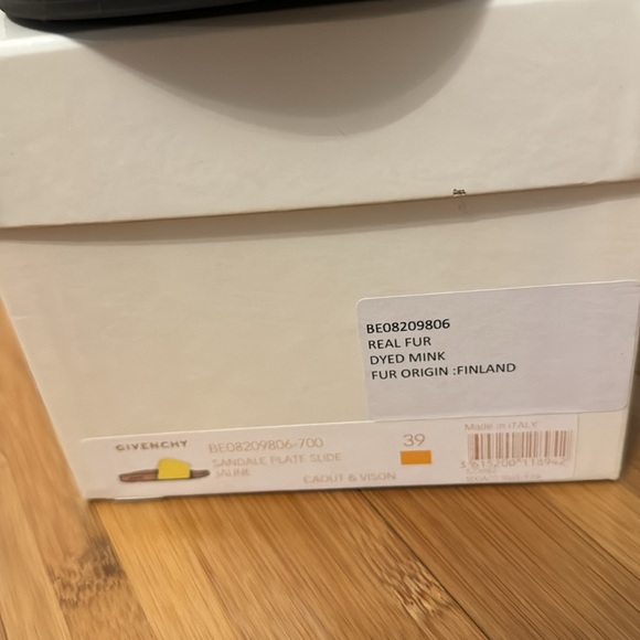 Givenchy Mink Slides - Picture 12 of 13